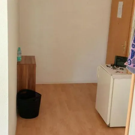 Forrest Apartments In Freiberg Min Stay 2 Nights Max Number Of Guest 1 Aprt 1 Exterior foto